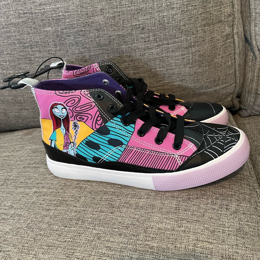 Disney’s The Nightmare Before Christmas Mid top Jack skellington sneakers size 8
